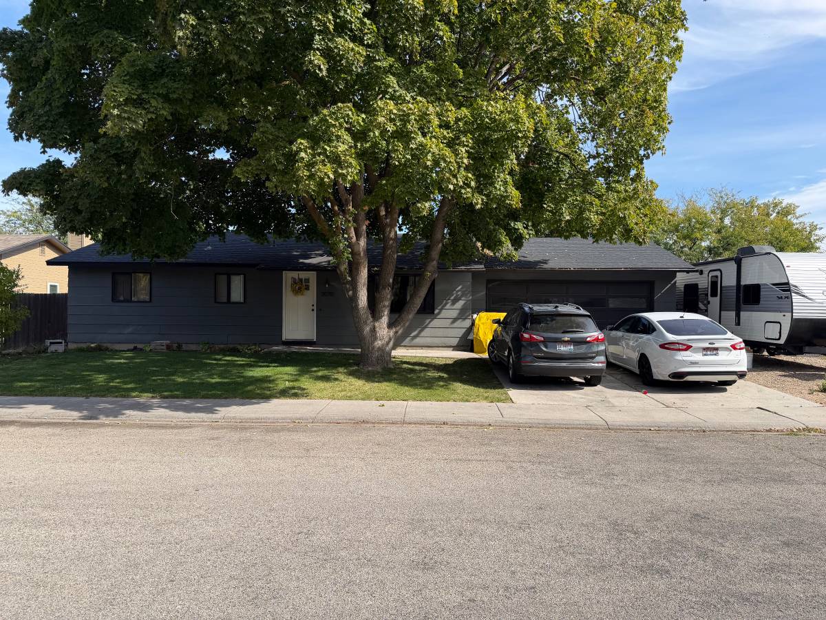 3070 Tattenham Ave exterior